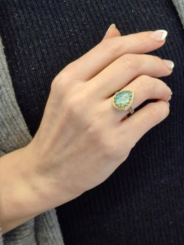 Βυζαντινό σκαλιστό δαχτυλίδι από ασήμι 925 με πράσινη πέτρα 